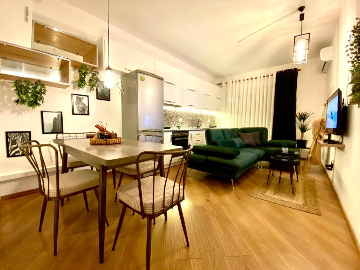 Luxury Apartments In City Center Драч Екстериор снимка