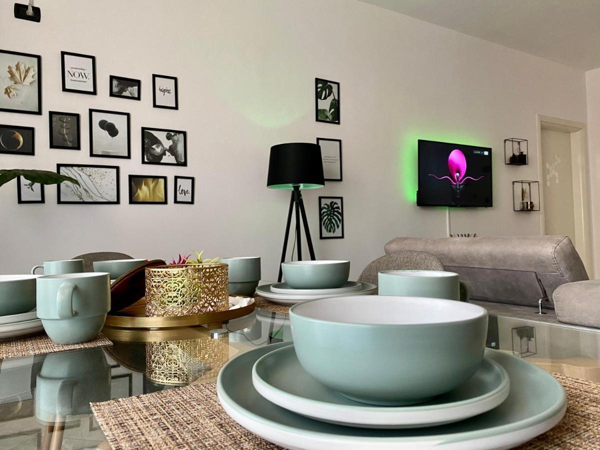 Luxury Apartments In City Center Драч Екстериор снимка