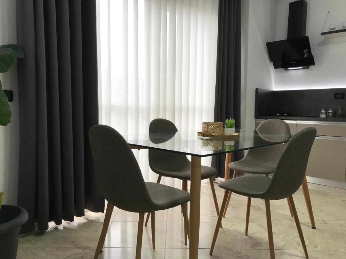 Luxury Apartments In City Center Драч Екстериор снимка