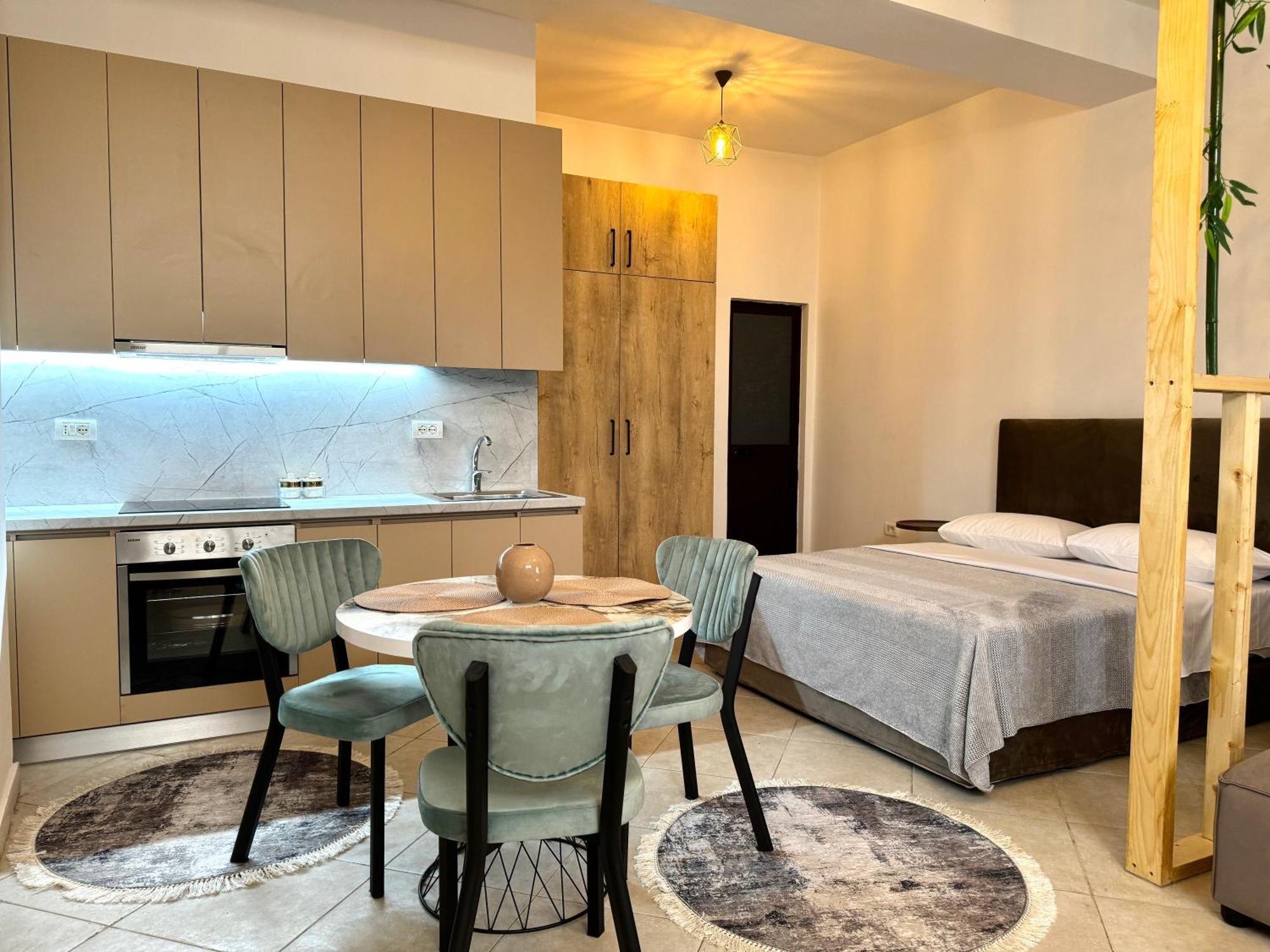 Luxury Apartments In City Center Драч Екстериор снимка