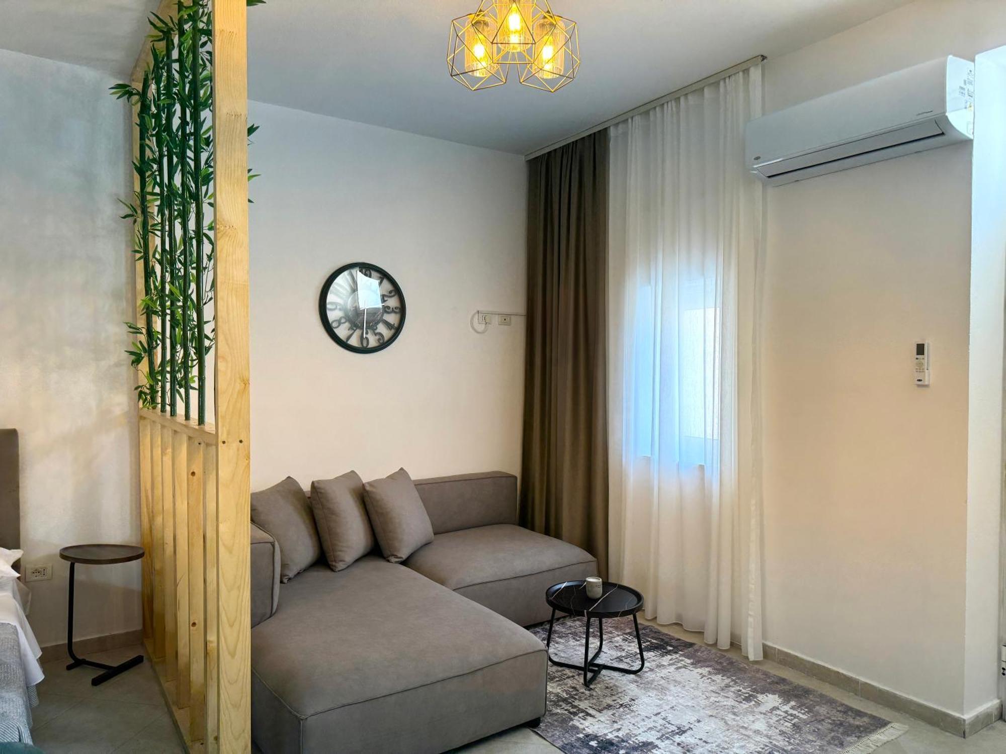Luxury Apartments In City Center Драч Екстериор снимка