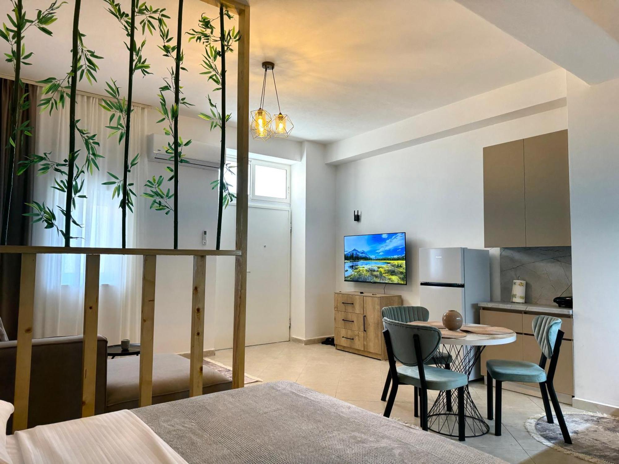 Luxury Apartments In City Center Драч Екстериор снимка
