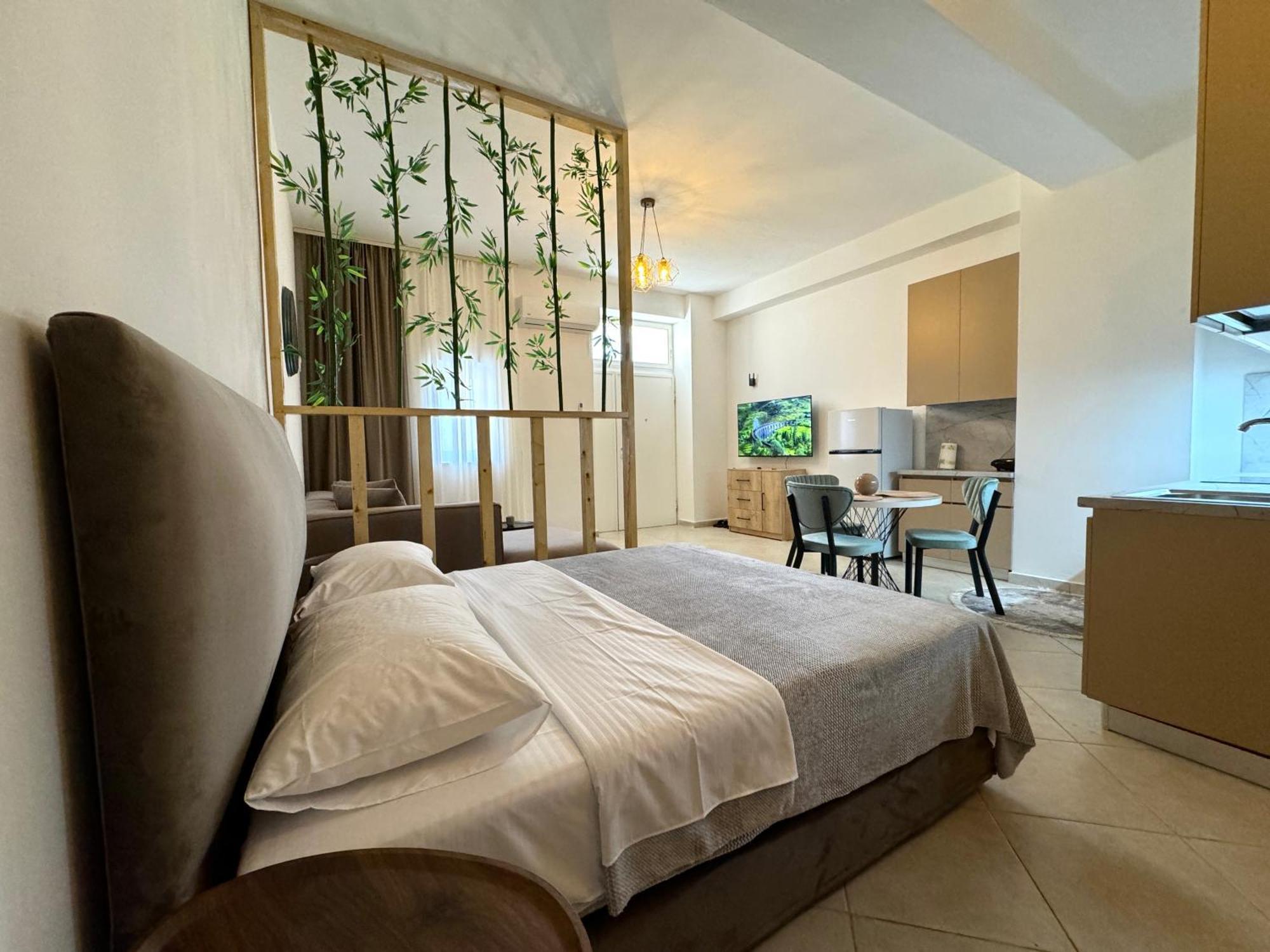Luxury Apartments In City Center Драч Екстериор снимка