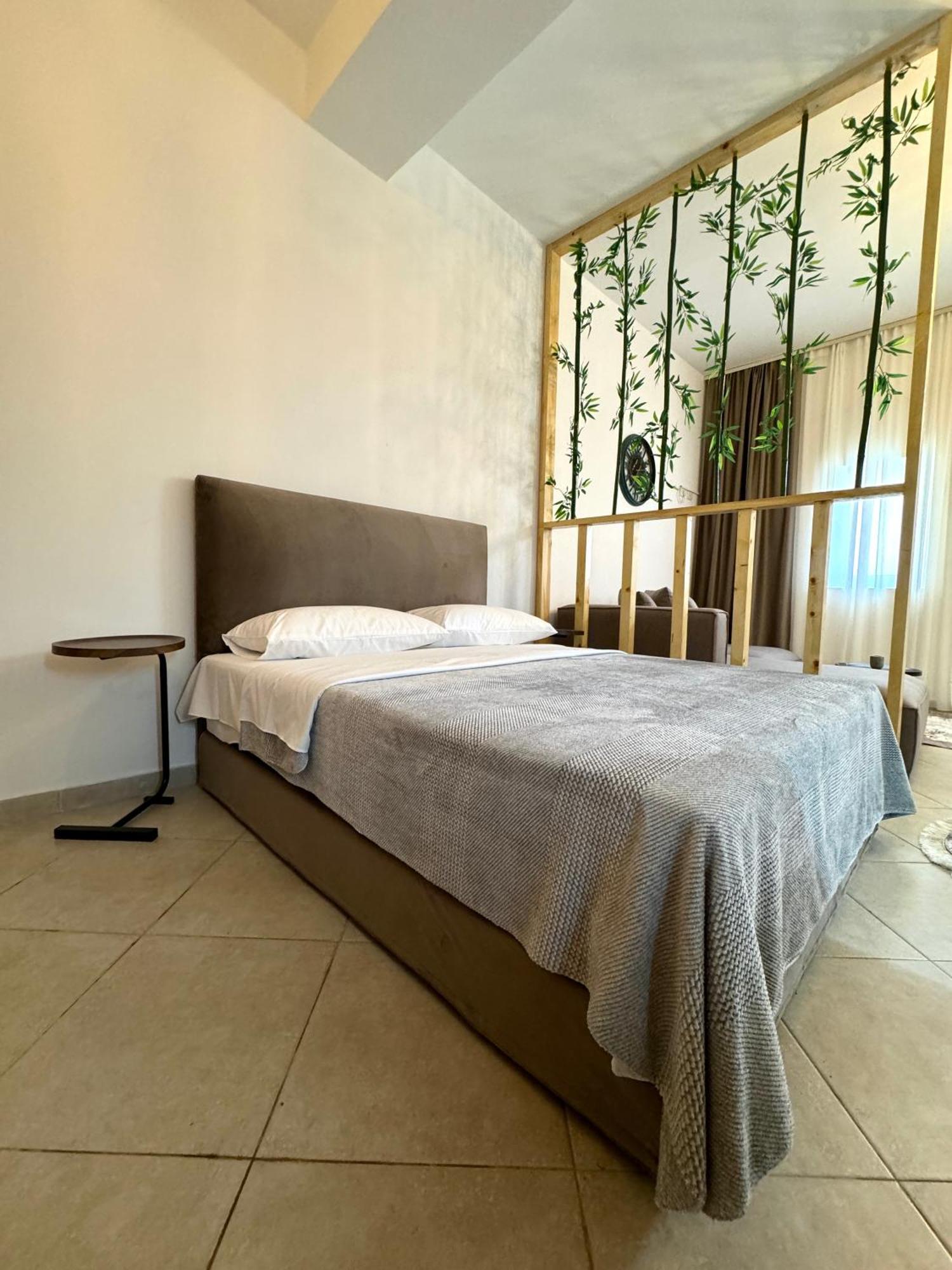Luxury Apartments In City Center Драч Екстериор снимка