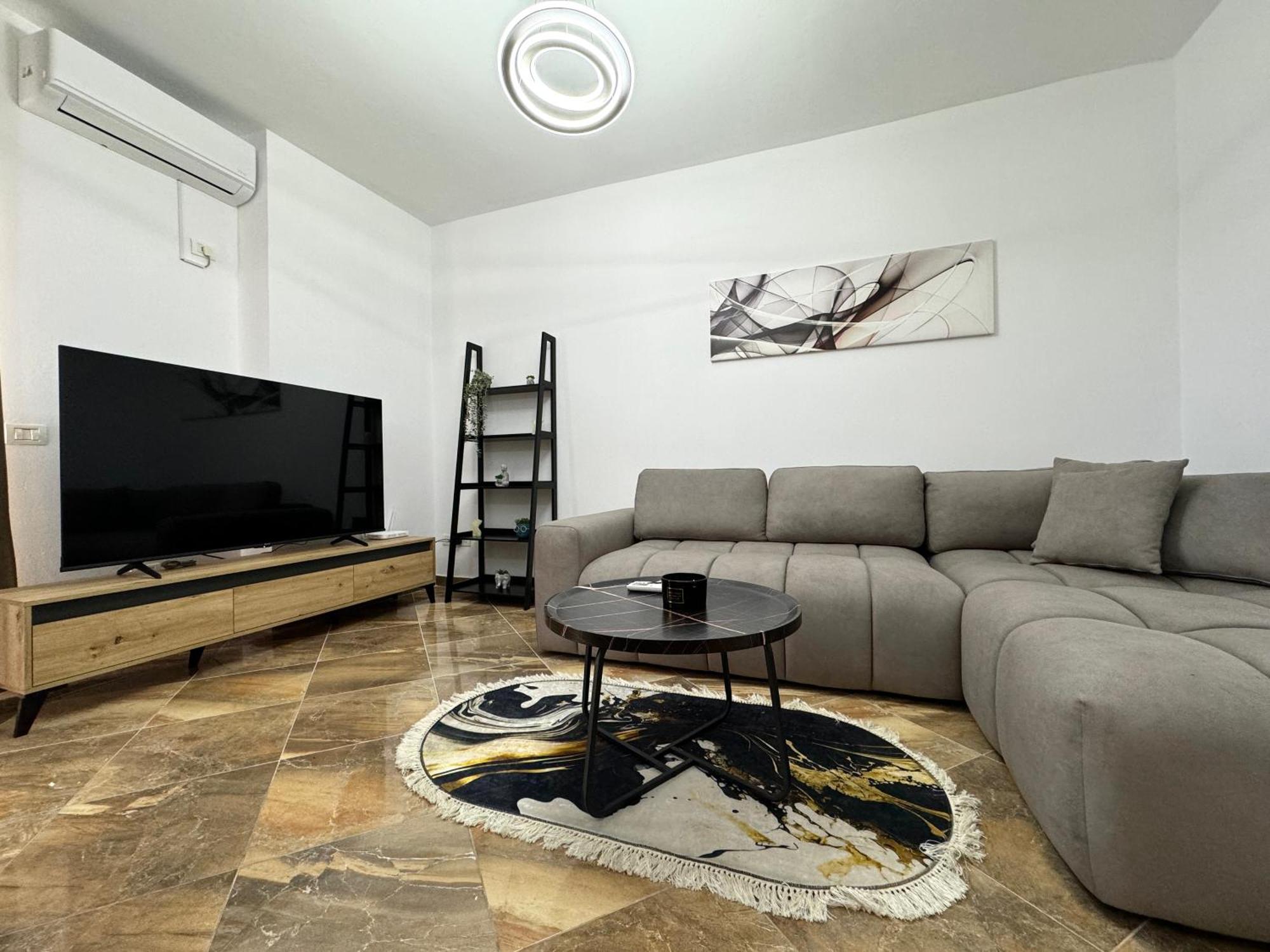 Luxury Apartments In City Center Драч Екстериор снимка